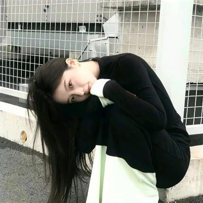 独自夜归的女孩封面